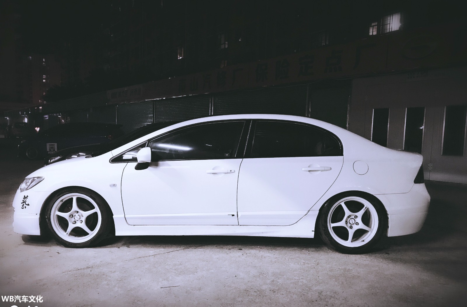 白色思铭质感改装案例