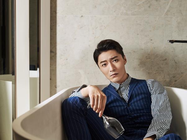 他曾演欢乐颂里的轻浮男子,今在温暖的弦里演配角走红?