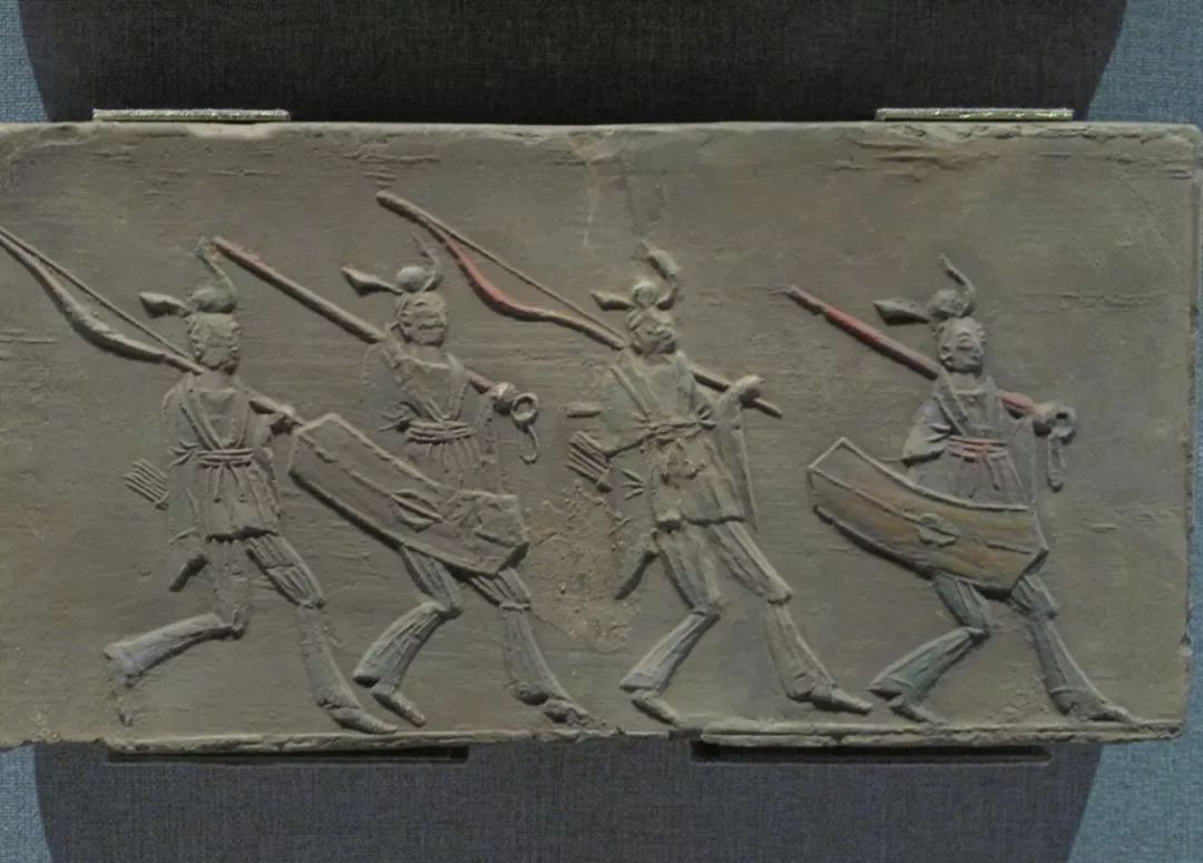 中国古代军队也流行过大盾标枪？魏晋南北朝到唐宋的盾牌鉴赏