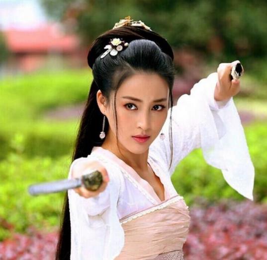 古装剧中十大持剑最美的美人,baby倒数赵丽颖第四,第一零差评