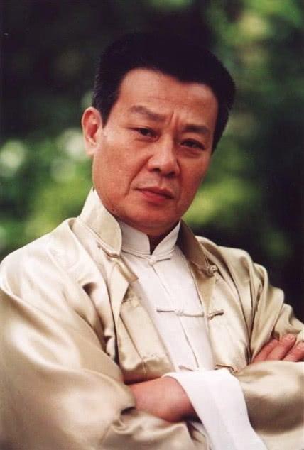 大房二房,楼上楼下,他直言有两个老婆的日子真让人受不了!