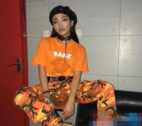 中国有嘻哈太性了,我要辫脏辫我要freestyle