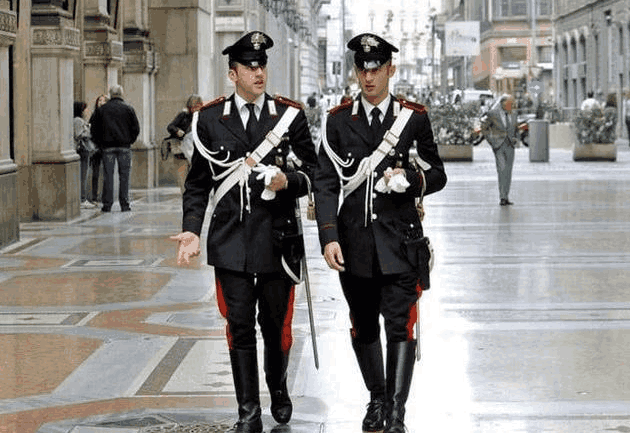 世界上最帅气的军服,意大利的军队时尚,网友:给我来一打!