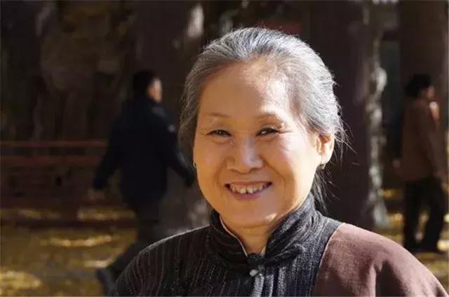 她是演员毛孩母亲,不出意外的话,将是华语电影票房最高的老奶奶