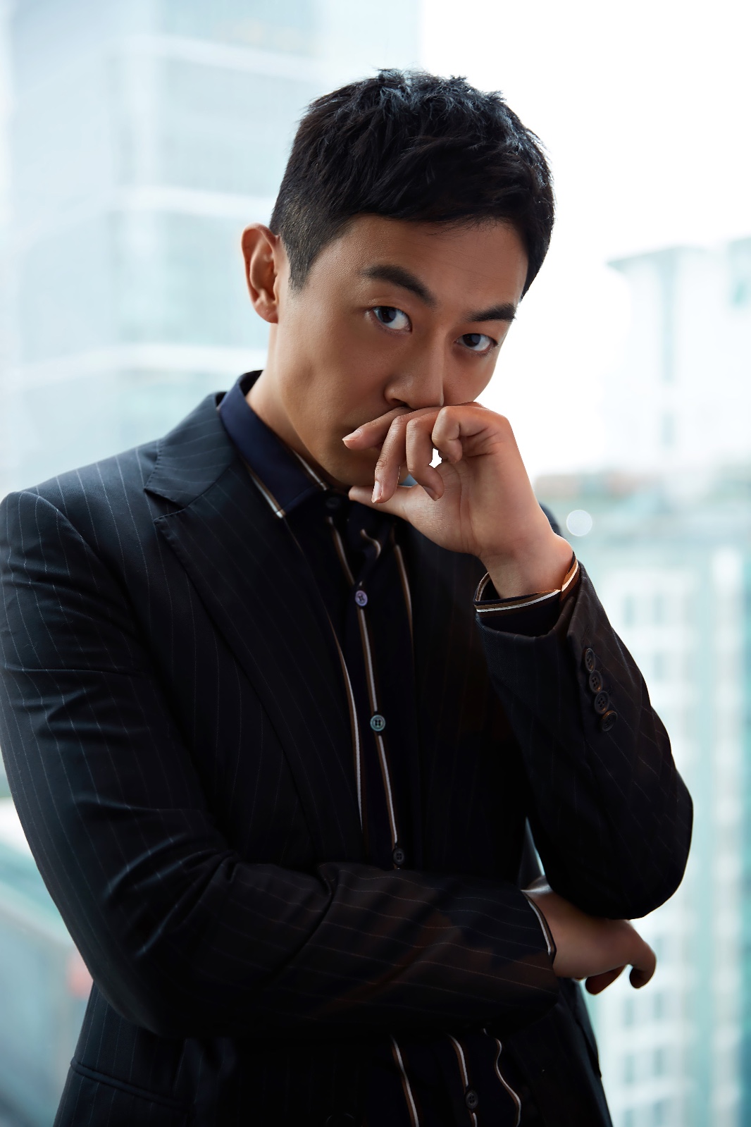 《合伙人》发布会"文理综"男团出道 互赠文理综习题册引爆笑|朱亚文