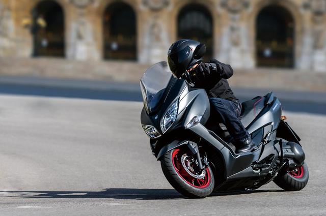 喜欢健身的"汉堡人",更轻更有力——铃木burgman 400 abs