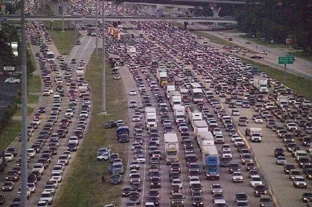 令人惊悚的五次超级大堵车最狠的一个持续12天