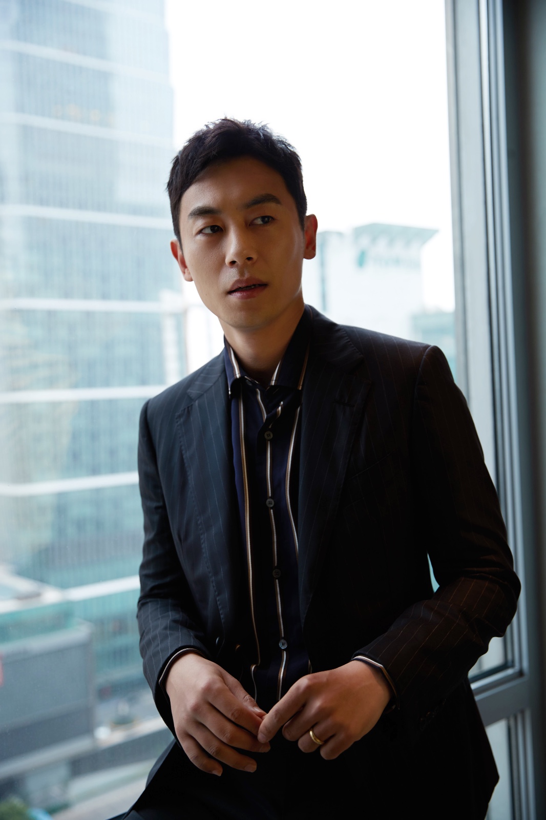 《合伙人》发布会"文理综"男团出道 互赠文理综习题册引爆笑|朱亚文