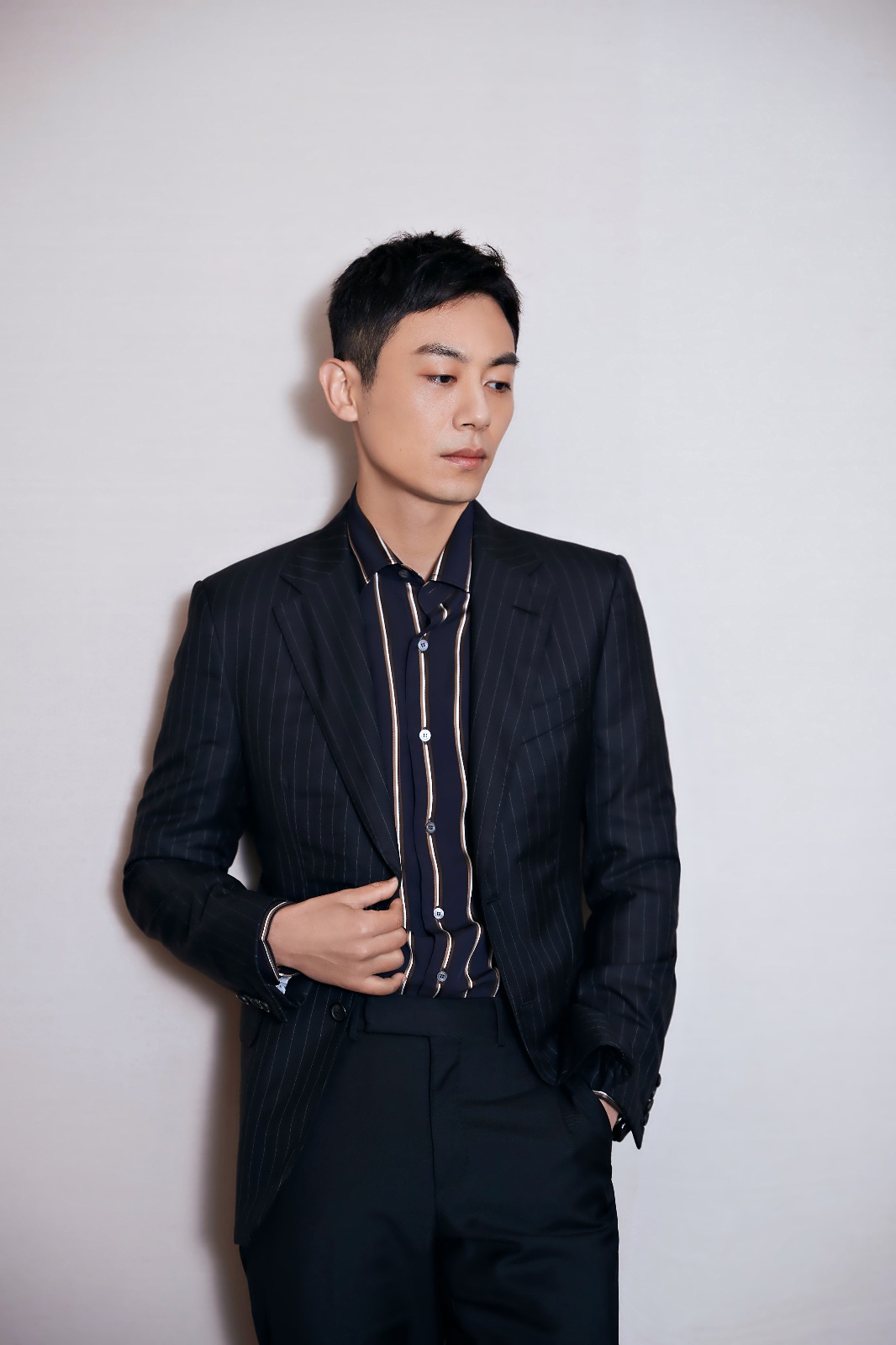 《合伙人》发布会"文理综"男团出道 互赠文理综习题册引爆笑|朱亚文