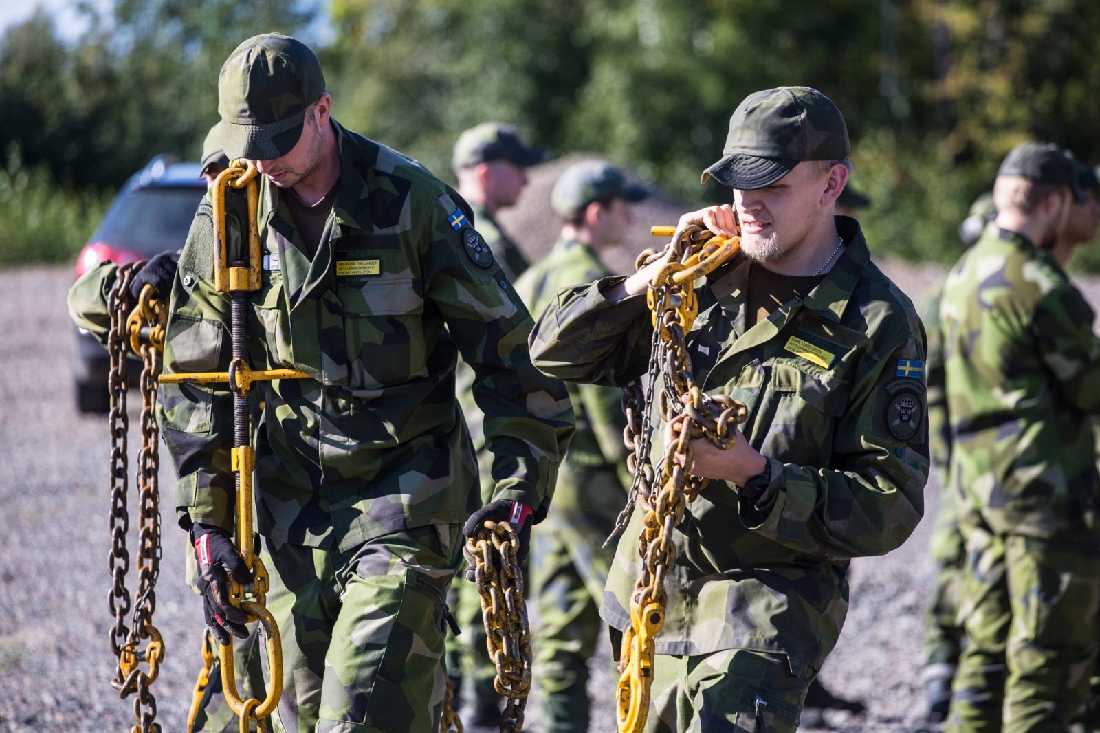 瑞典陆军参加演习 远程机动方式和我军一样