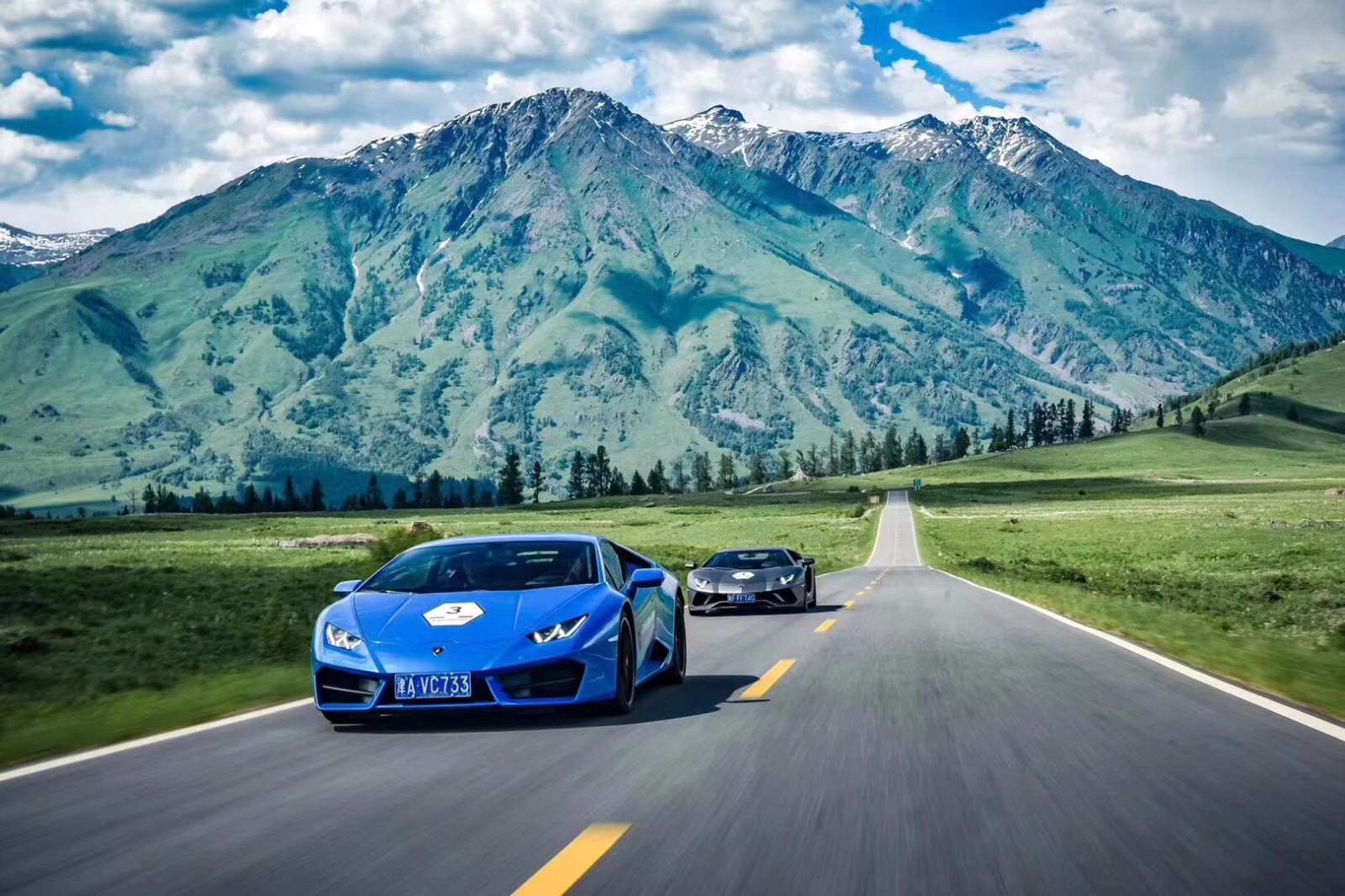 一大批兰博基尼跑山路 帅爆了!