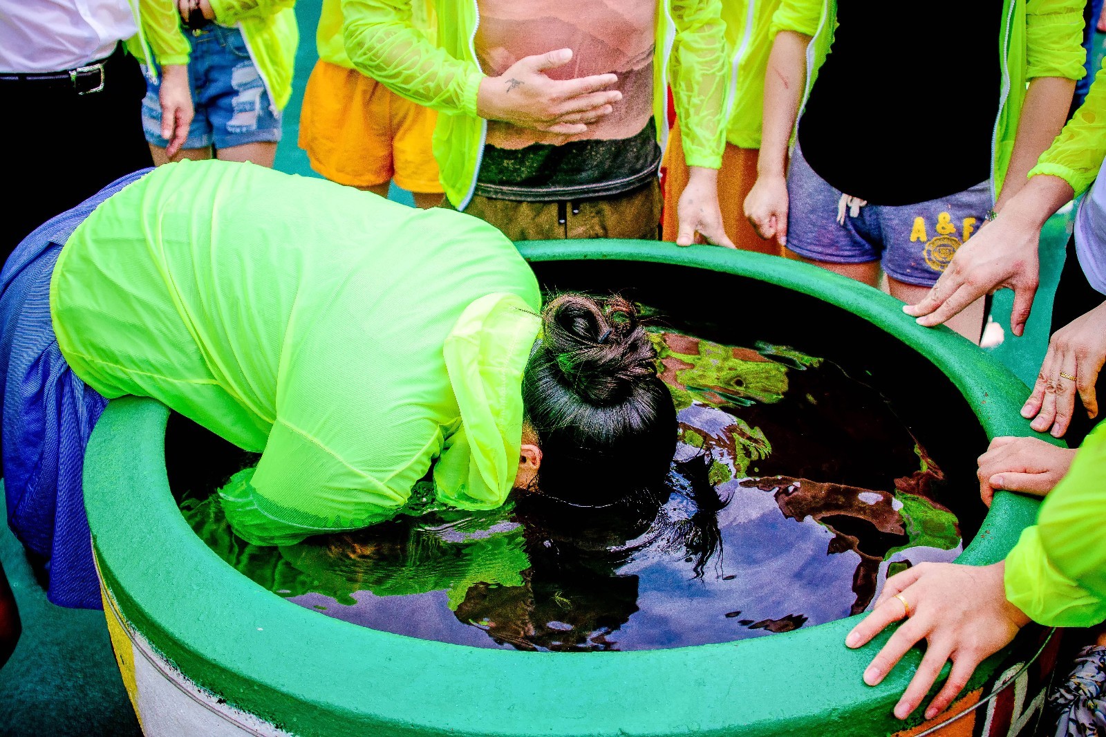 泼水节哪里有云南太远泰国太贵家门口的泼水节也可以这么嗨