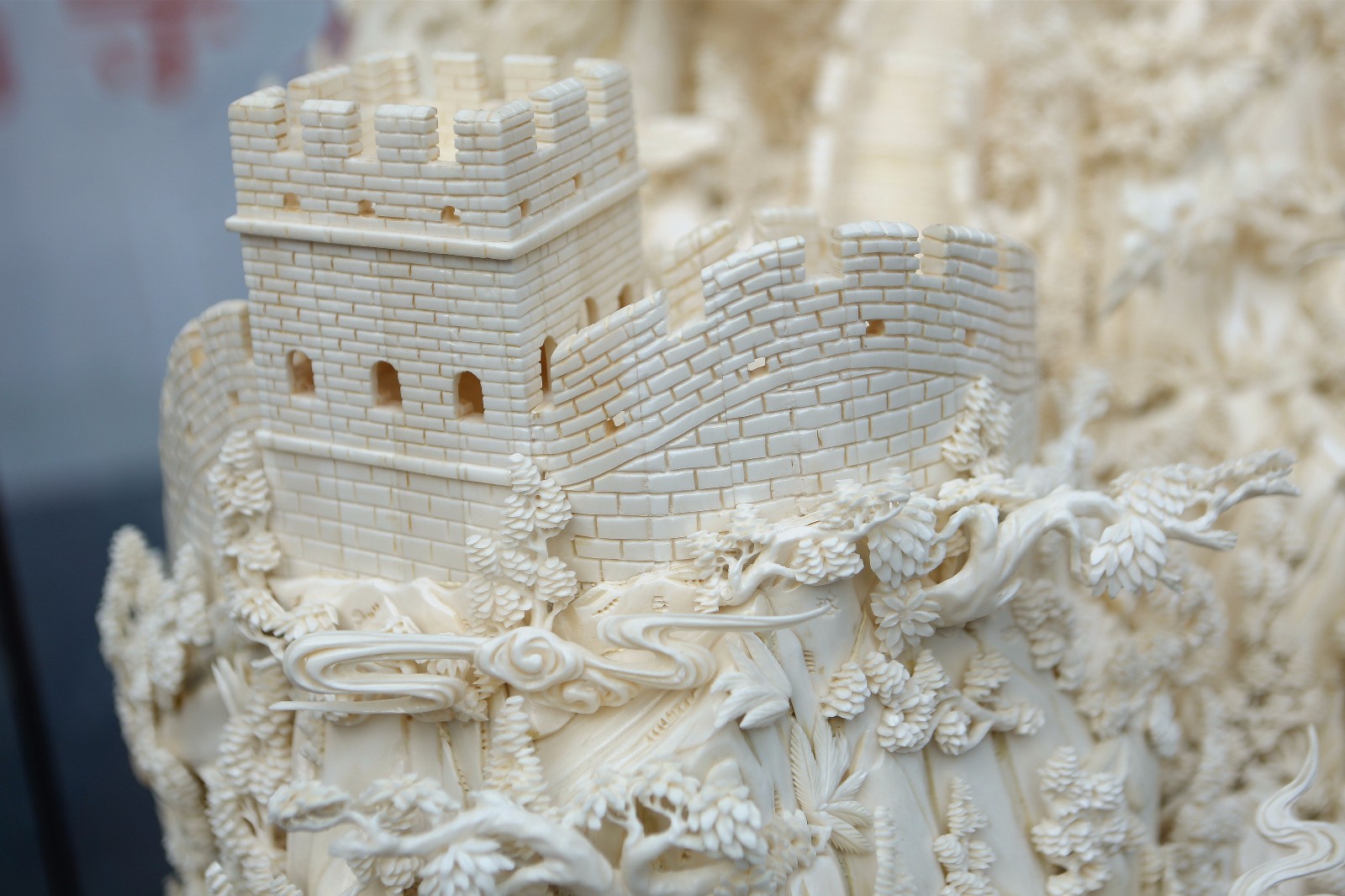 雕刻长城卖出30万一个的天价知情人消耗牛骨2000斤重达240斤