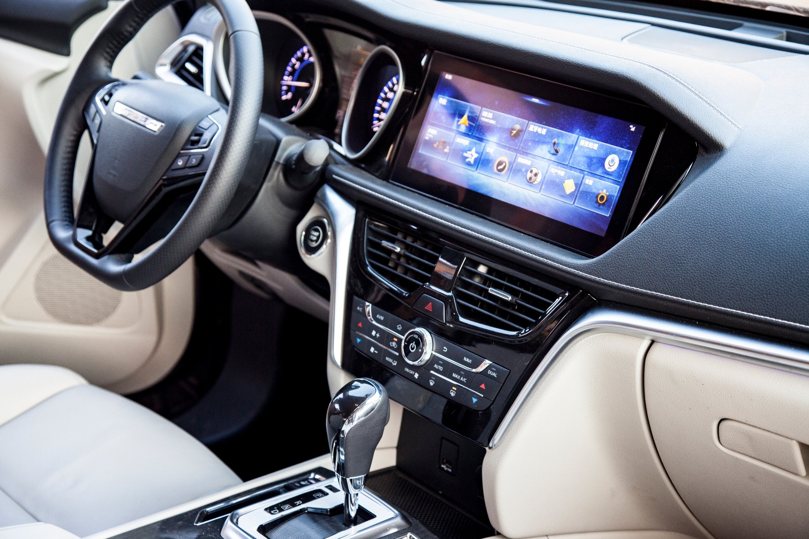 个性与实用兼顾 试驾东风启辰 t90