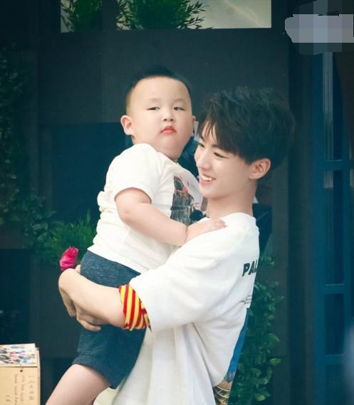 同样是带娃王源和千玺都收获了好哥哥形象而王俊凯却扎心了