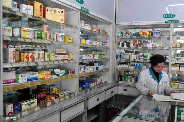 大街上实体店都开不下去了,药店却是越开越多,这是为什么呢?