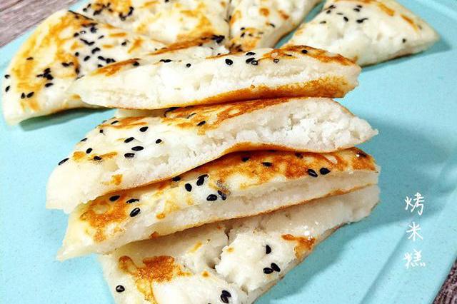 夏天做它真是太方便了!平底锅烤米糕,淡淡的米香味,松软香甜!