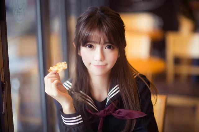 韩国第一美少女yurisa斗鱼首秀:《学猫叫》秀中文,人气破70万