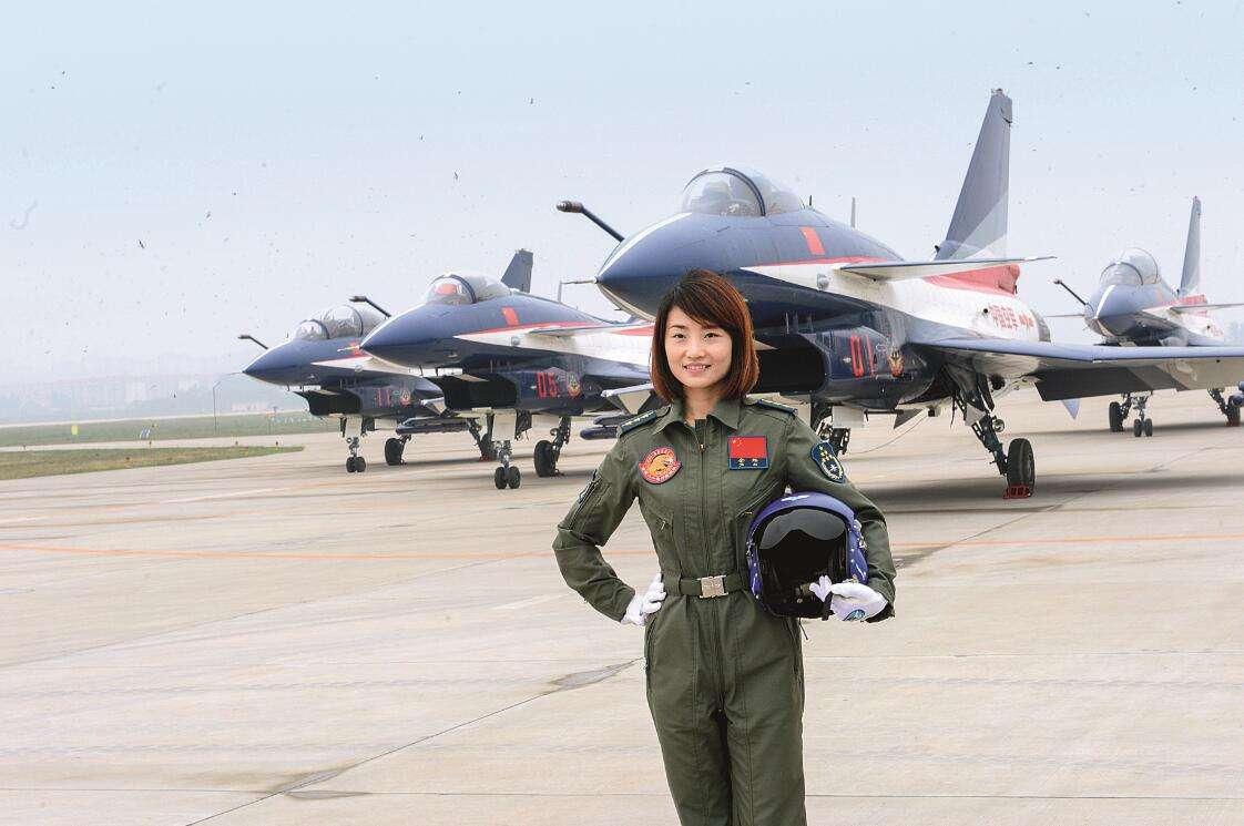 为什么很少有女战斗机飞行员?看完原因后,众人忍不住感到羞愧