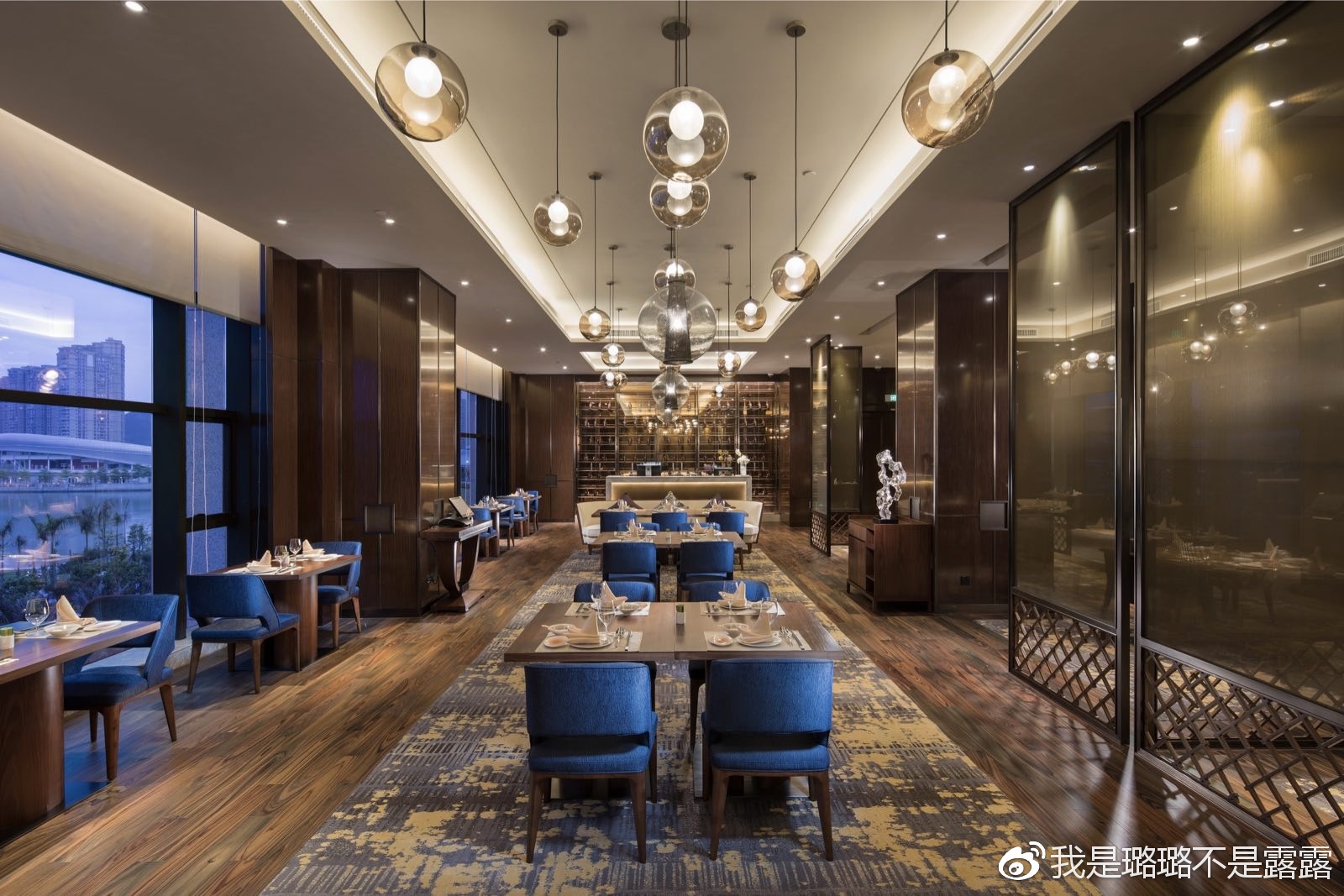 御玺中餐厅位于酒店的2楼,环境什么的不用我多说了,新开业的五星级