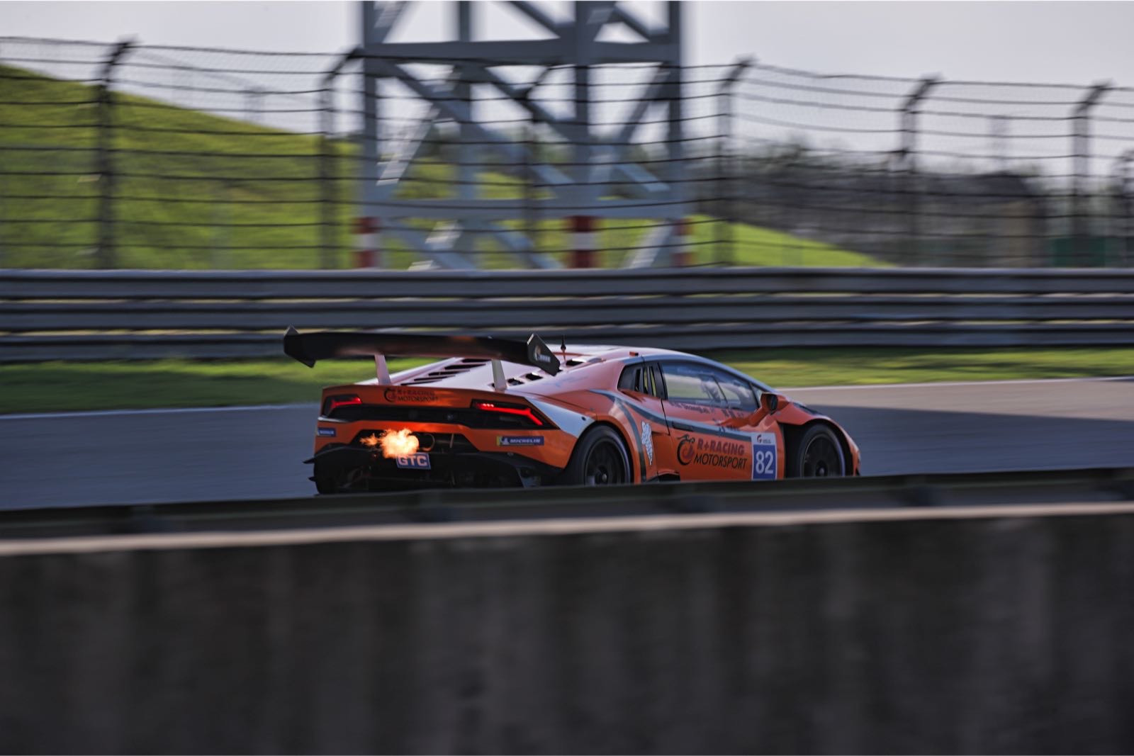 china gt r 车队gtc组兰博基尼赛车出售十一期间武汉站比赛的车手席位