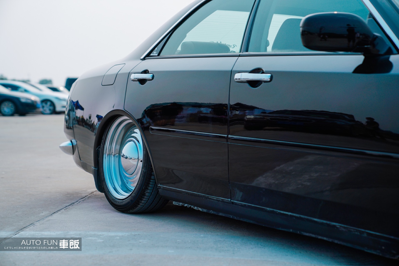 改装后轮毂是全封闭的,非常养眼好看.