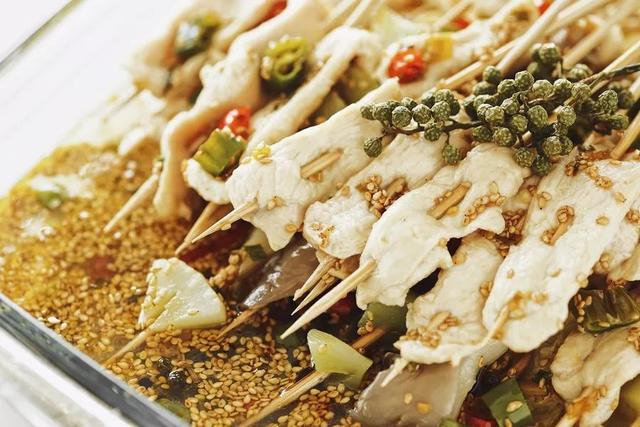 麻,辣,鲜到流口水的藤椒冷串串,这样吃才过瘾