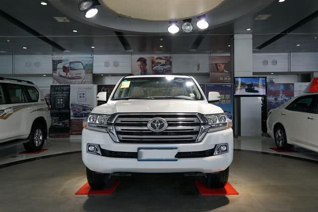 普拉多没它霸气,发动机高配4.6l v8缸,车长5.1米