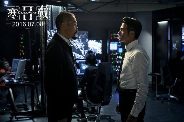 《寒战3》影帝飙戏,刘德华黑化周润发拿枪,网友更期待《赤道2》