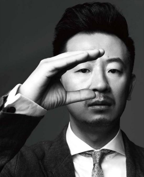 30岁获电视剧最高荣誉,却因嫖娼门遭封杀,如今现状让人唏嘘