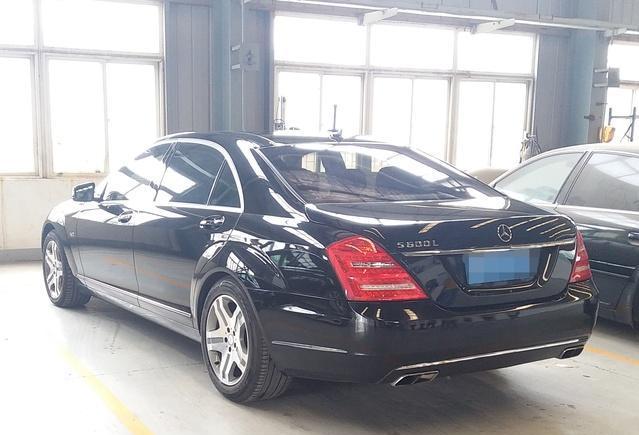 第一次见奔驰s600l, v12可谓是霸气十足!