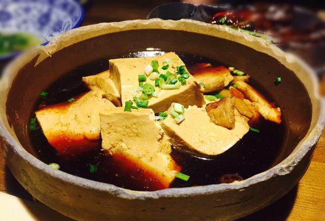 这个地方不但环境这么好,而且每一道菜的味道也没有让我失望