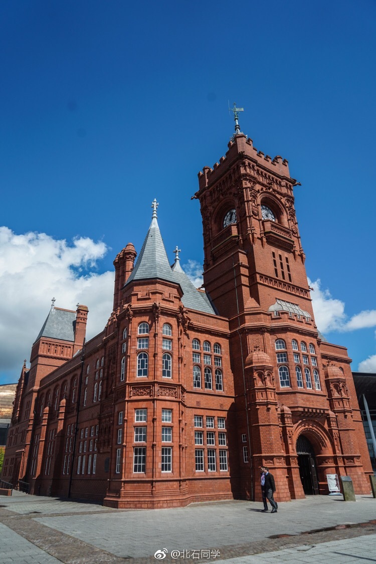 卡迪夫又译作加的夫是英国威尔士首府