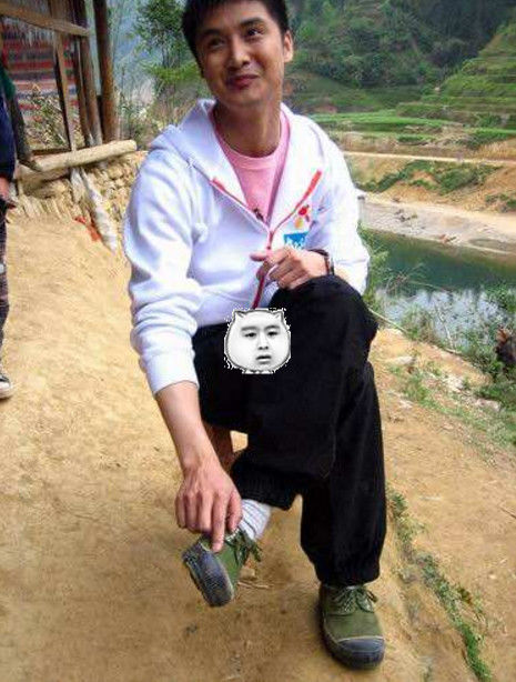 说起解放鞋,只要是中国人绝对不陌生了,这款鞋在1950年左右被制造出来