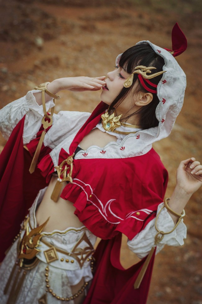 剑网三cos明教雪河喵萝你怀中的猫抢戏啊