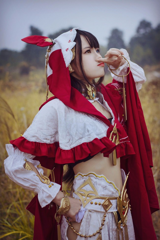 剑网三cos明教雪河喵萝你怀中的猫抢戏啊