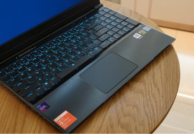 杀鸡用牛刀,高性能办公笔记本机械革命z2测评!