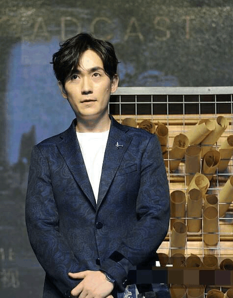 继吴昕之后, 高清镜头又毁一人, 满脸褶子的朱一龙不再可爱