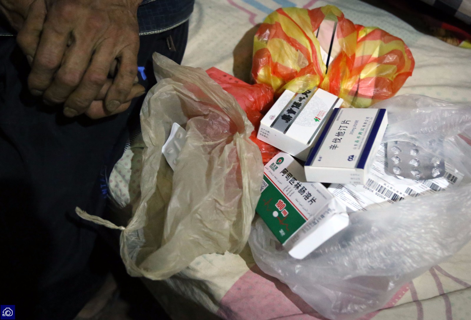 太感动!孝心男孩请假30天奔波千里返乡替父卖瓜_新浪看点