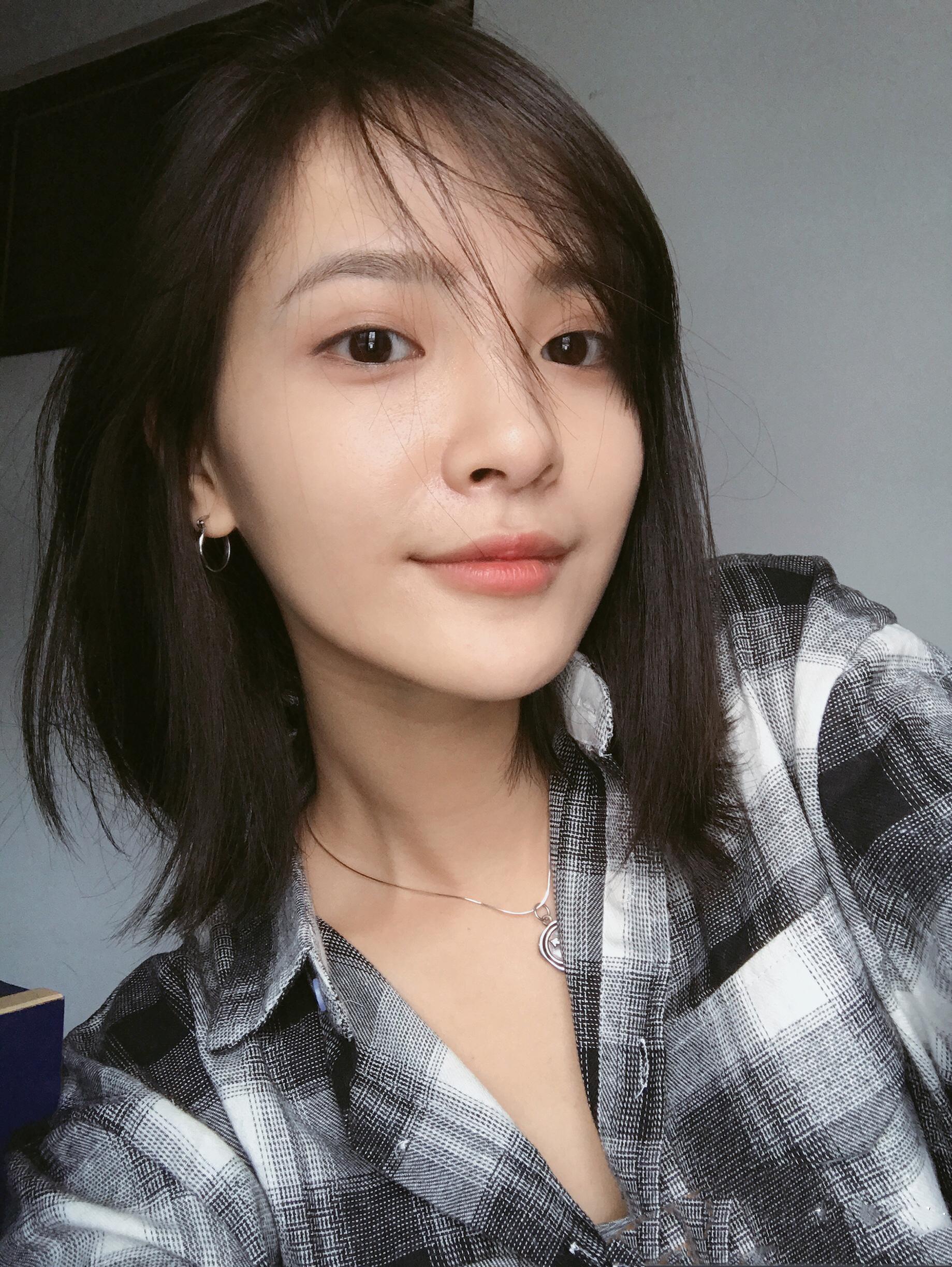 93年的台湾演员吴子霏0202陈奕迅无条件mv女主角特别干净舒服的颜