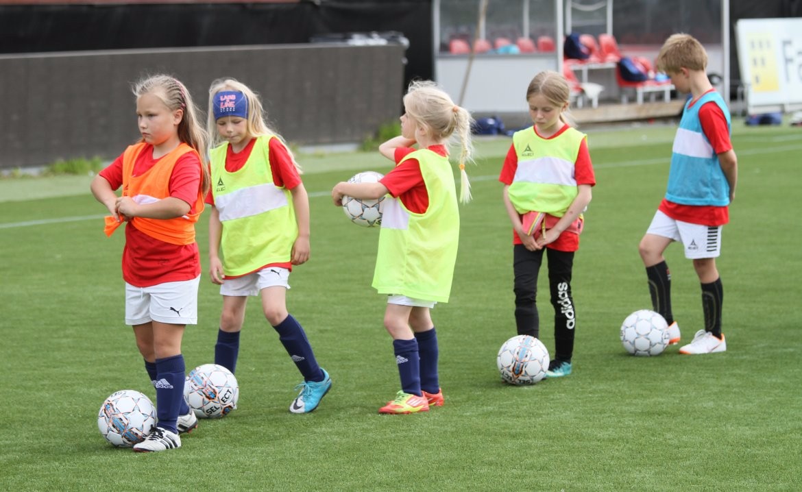 看挪威足球俱乐部如何引导青少年接触足球运动