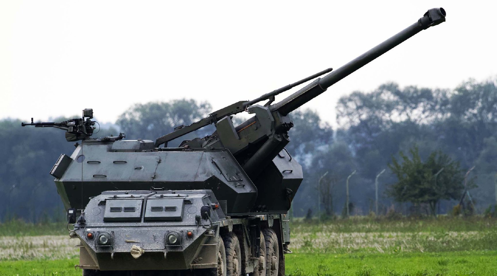 中国新型155毫米车载炮现身巴铁,射程超过100公里是k9自行火炮2倍