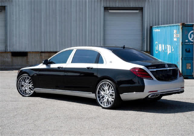 等了大半年的迈巴赫终于到了银背车身太帅气比幻影有派头