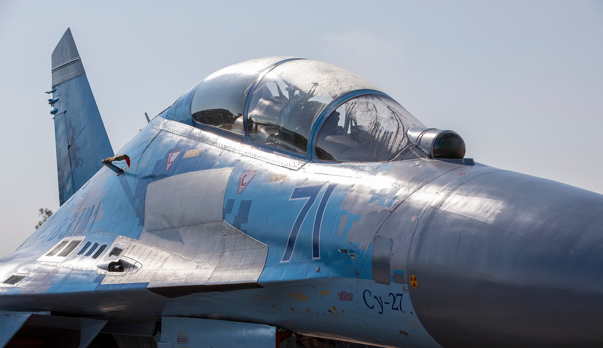 尽管如此,苏27战斗机以其漂亮外形设计仍然得到了航空迷的喜爱,它作为