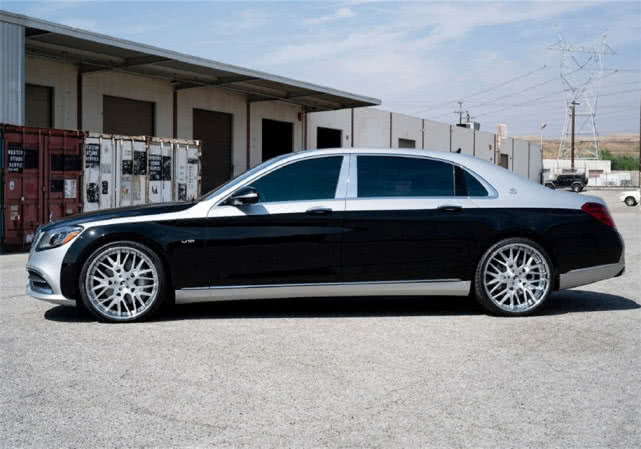 等了大半年的迈巴赫终于到了银背车身太帅气比幻影有派头