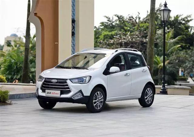 国产小型suv配后视镜加热遥控钥匙3万就能入手比摩托车强