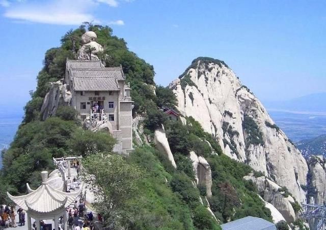 中国五岳最高最险的山,在这玩的就是刺激,你敢去吗!