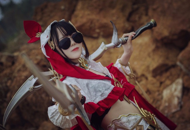 剑网三cos明教雪河喵萝你怀中的猫抢戏啊