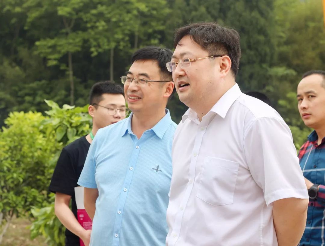 遂宁市委常委,副市长袁超一行到东雨农业基地调研考察!