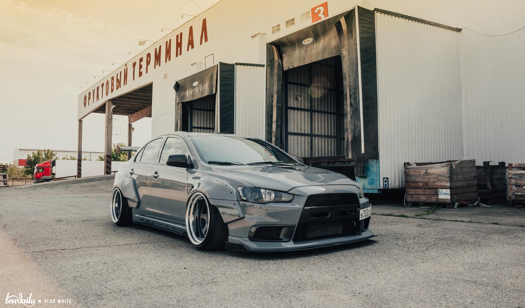 "我不做街霸好多年",宽体气动低趴的evo10你还爱么!